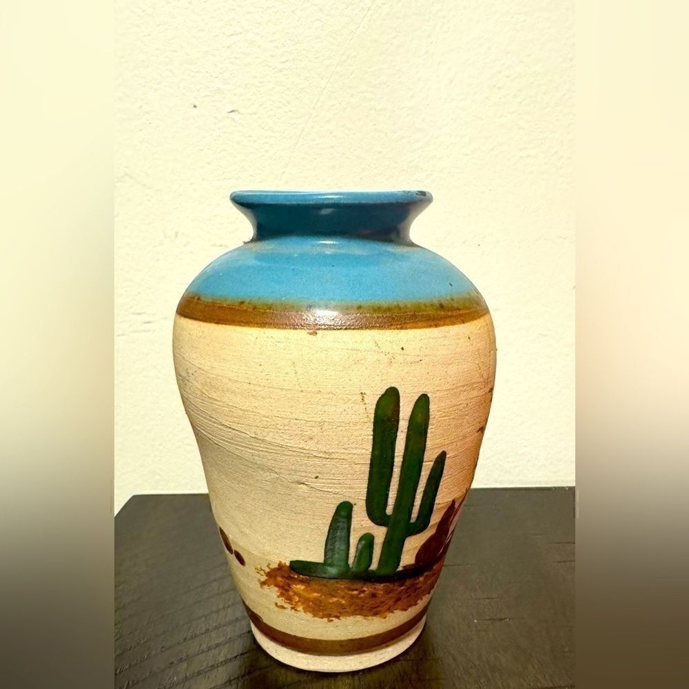 Mexican Pottery Cancun Souvenir Vase - 6" - Picture 3 of 10